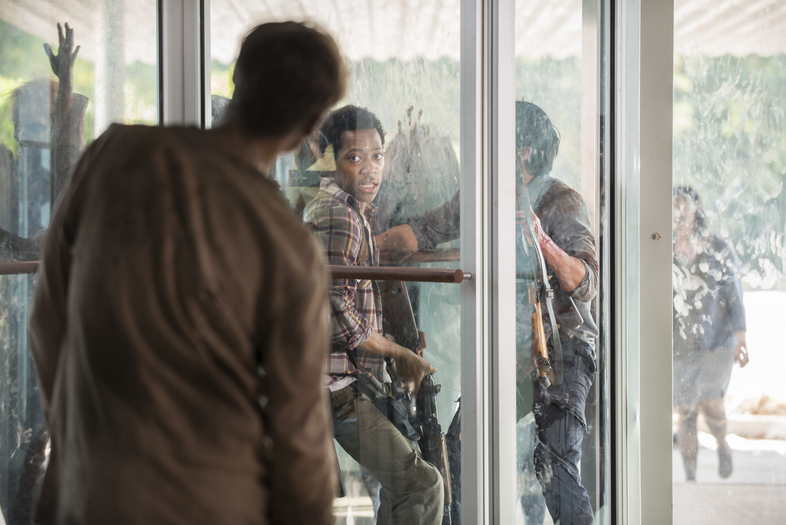 The Walking Dead: Spend – Supply Runs Gone Wrong, Noah’s Nightmare, and Eugene’s Unexpected Heroics (Season 5, Episode 14)