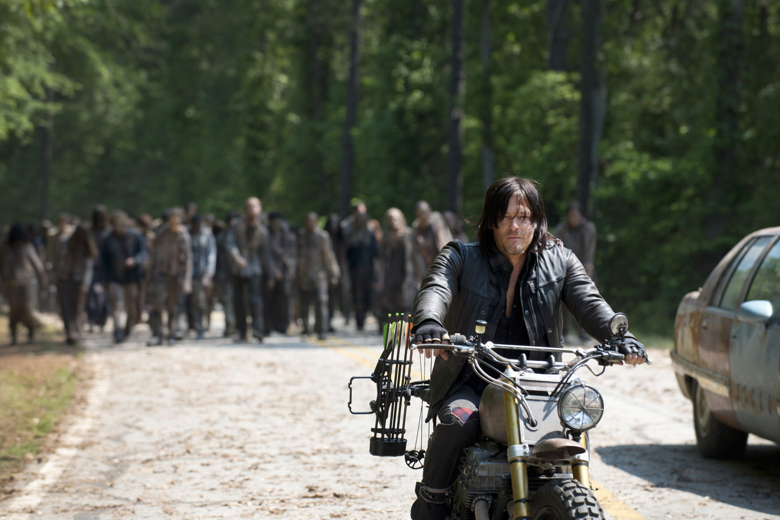 The Walking Dead: First Time Again – Walkers, Walls, and What Could Possibly Go Wrong? (Season 6, Episode 1)