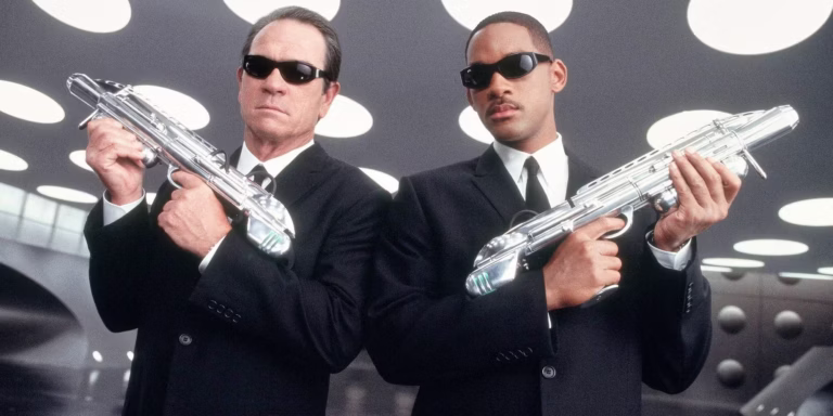 Men in Black (1997) – A Dive into the Sci-Fi Comedy Classic