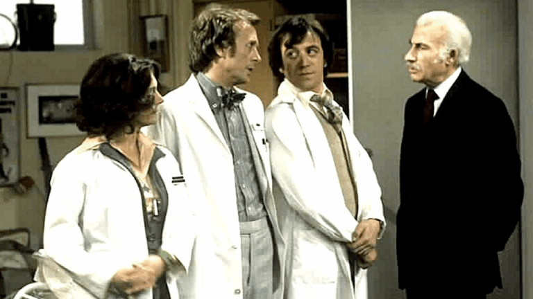 Why Cult Television Still Wins With Reruns, Fandom, and Inside Jokes